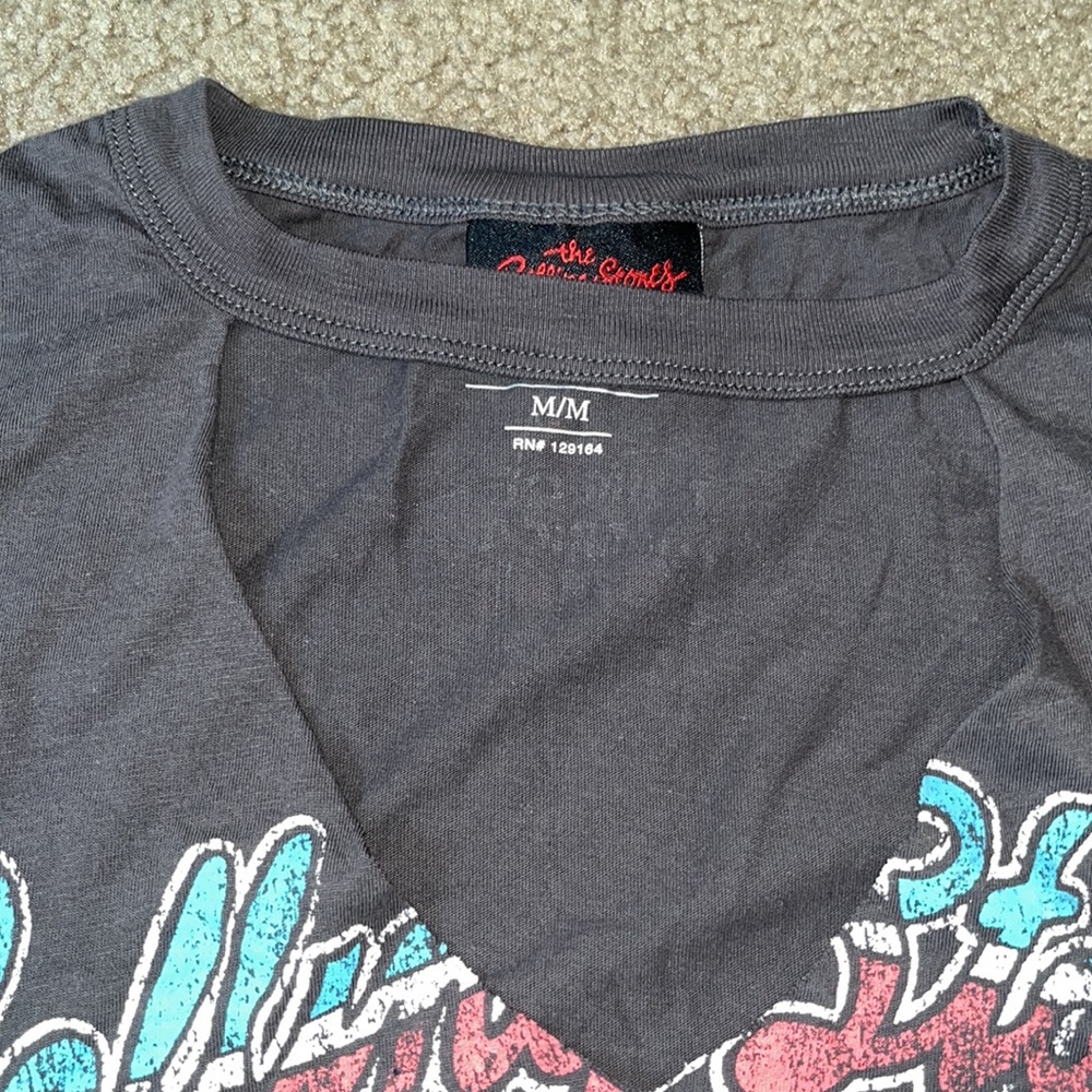 GRAPHIC TEE - Picture 2 of 3